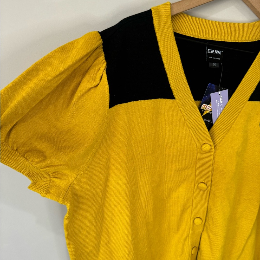 Her Universe Yellow Uniform short sleeve V neck cardigan sweater size 3X women - Picture 6 of 9